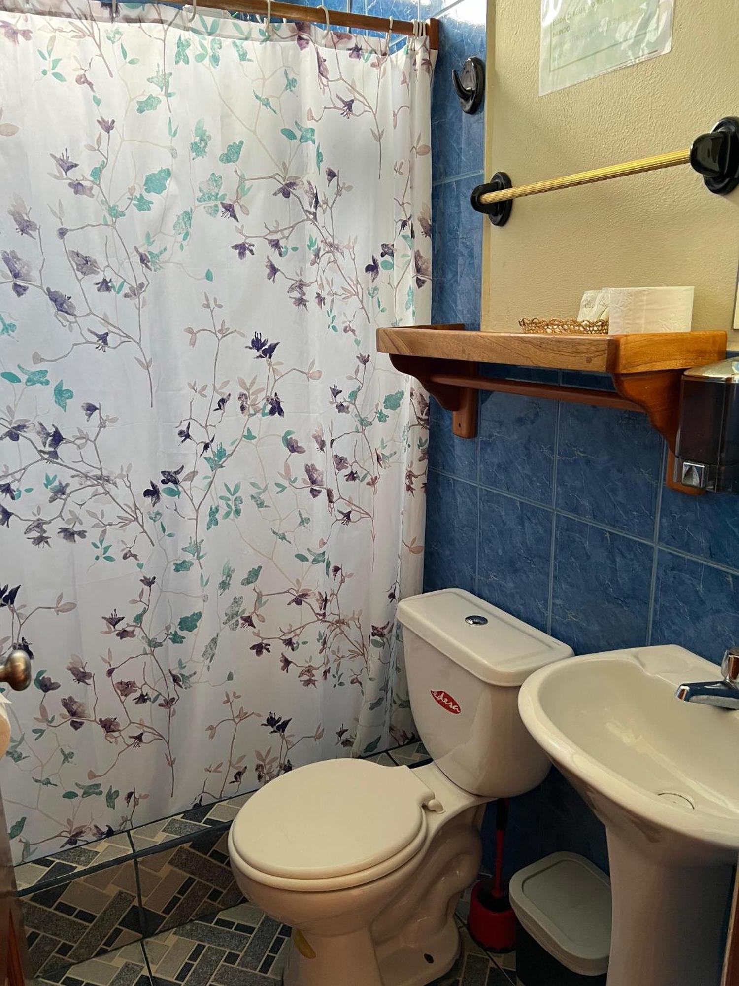 Hostal Cattleya Puerto Baquerizo Moreno Eksteriør billede